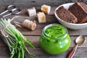 Bärlauch-Avocado-Limetten-Dressing für Salate oder als Dip
