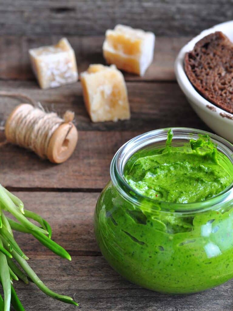 Bärlauch-Avocado-Limetten-Dressing für Salate oder als Dip