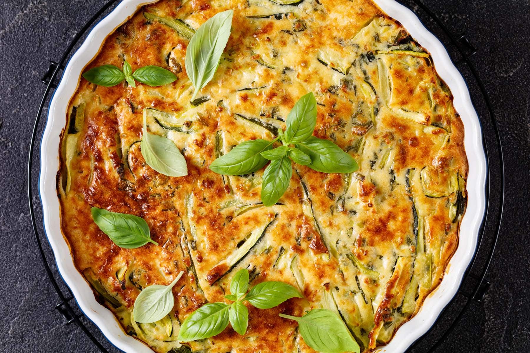 Bärlauch-Frischkäse-Tarte mit Zucchini und Tomaten