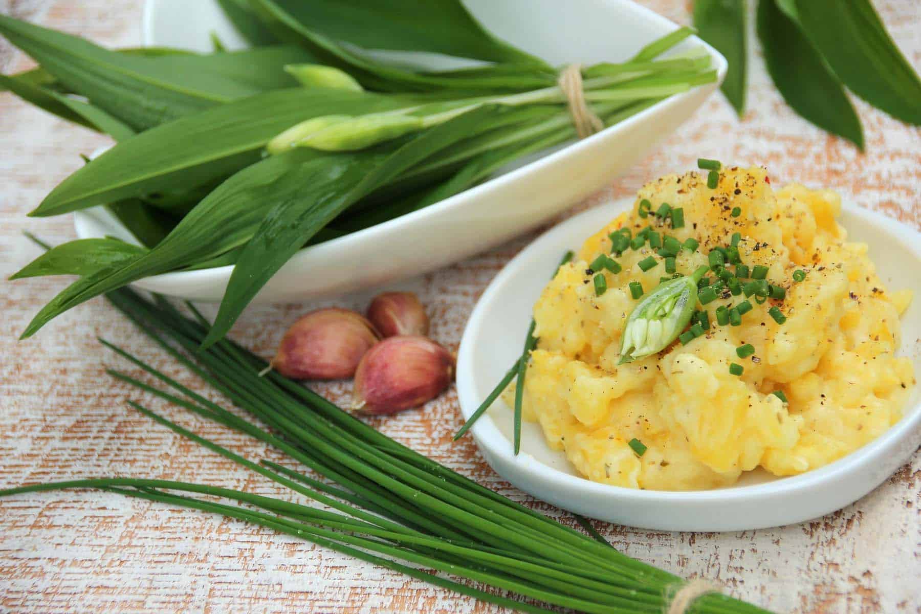 Bärlauch-Kartoffelsalat mit Gurken und Schnittlauch | Waldmahl.de