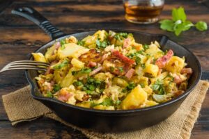 Bärwurz-Bratkartoffeln mit Speck und Zwiebeln