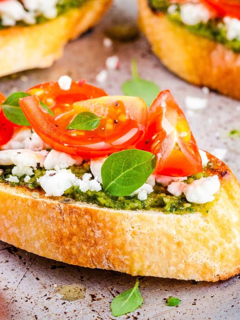 Giersch-Feta-Bruschetta