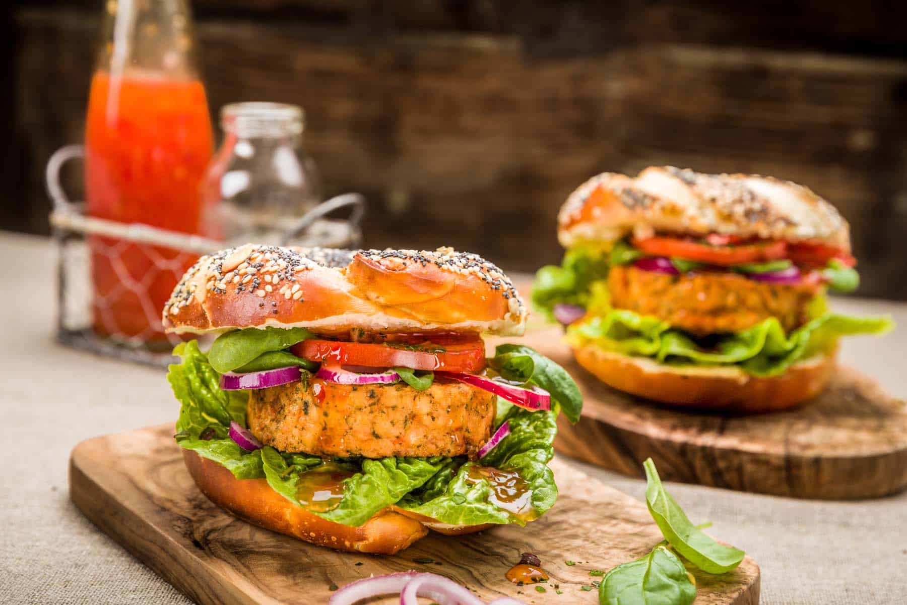 Giersch-Linsen-Burger mit Tomaten-Chutney