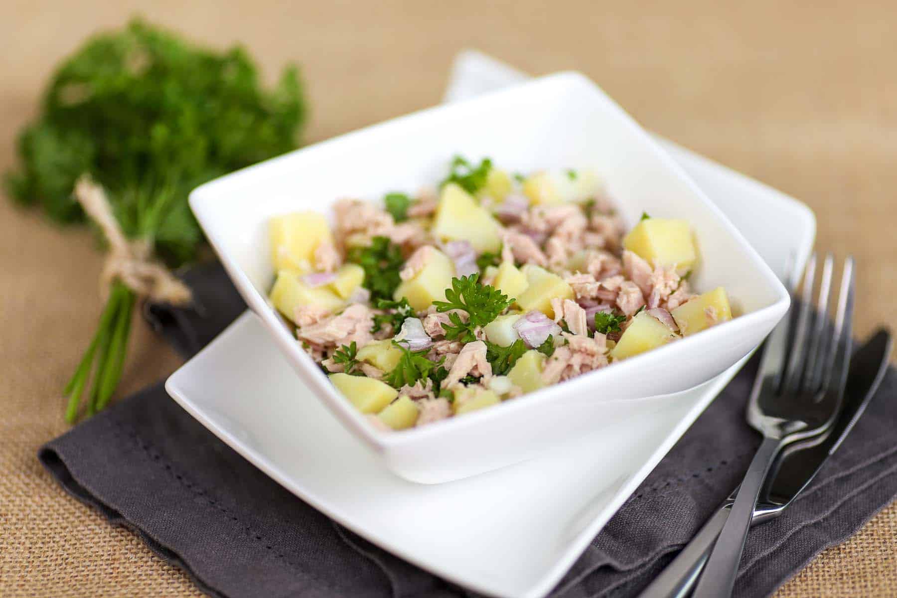 Kartoffelsalat mit Thunfisch, Knoblauchsrauke und Zitronendressing