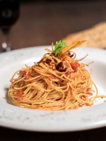 One-Pot-Spaghetti-Arrabiata mit Bärlauch