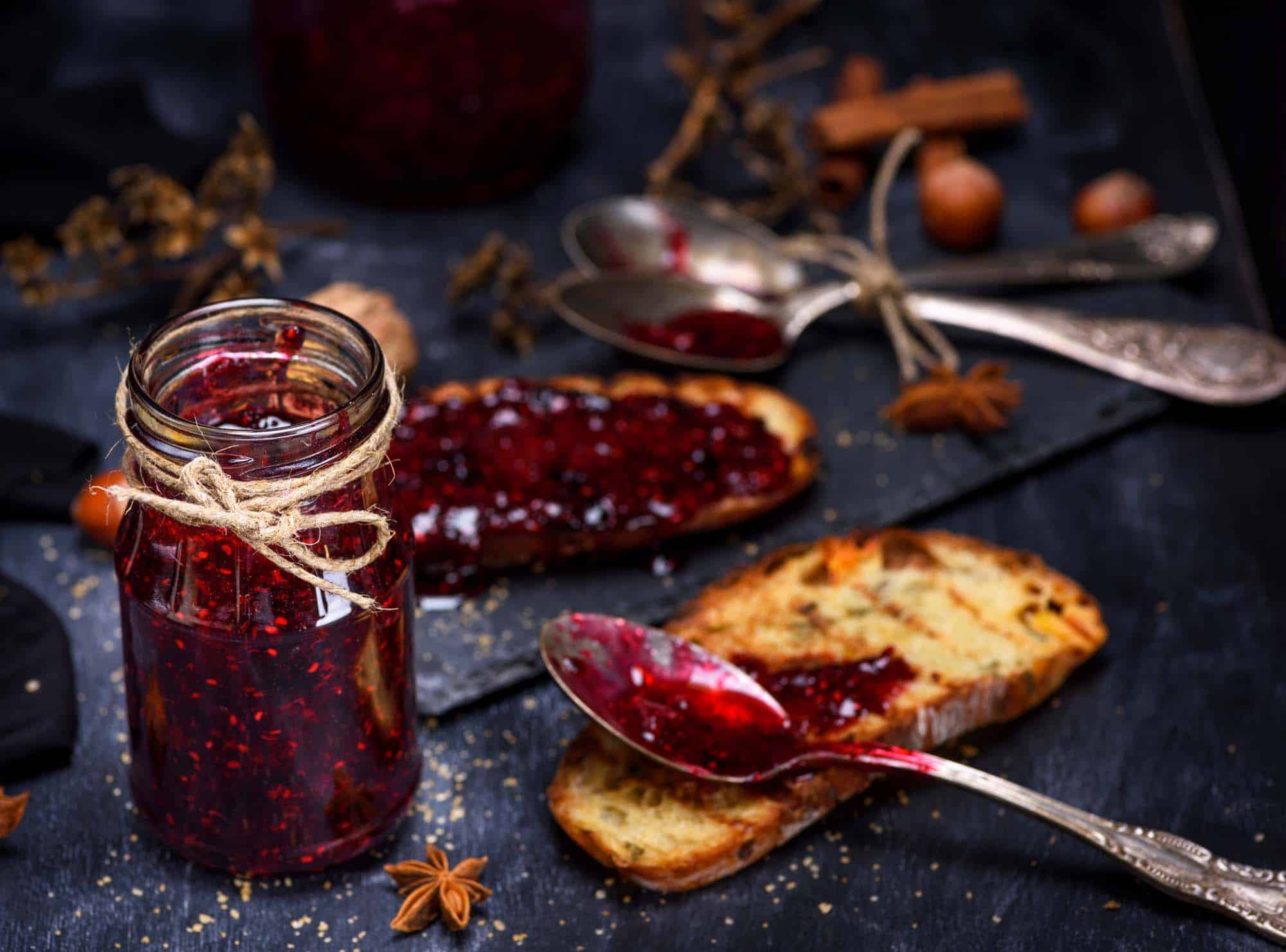 Kornelkirsch-Marmelade mit feinem Ingwer