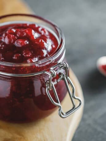 Kornelkirsch-Marmelade mit frischer Zitrusnote