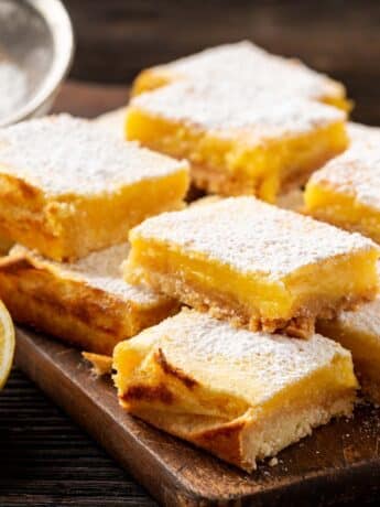 Kornelkirschen-Lemon Bars